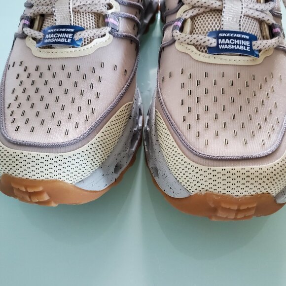 Sneakers - Picture 4 of 8